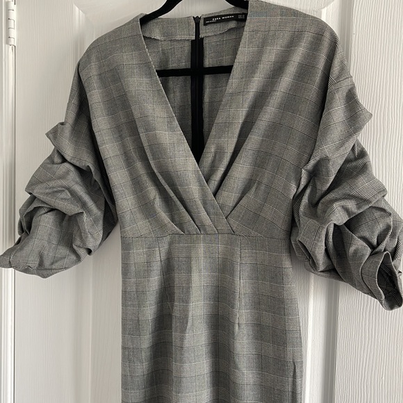 Grey Plaid Dress - Picture 3 of 4